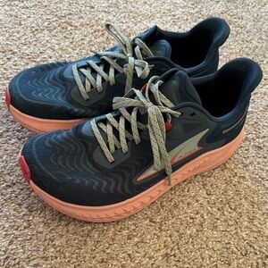 Altra Athletic Shoes in Black and Pink